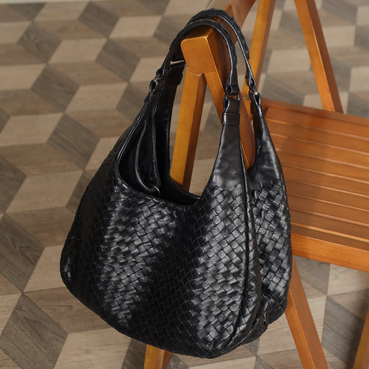 Bottega Veneta Vintage Black Medium Intrecciato Hobo Shoulder Bag