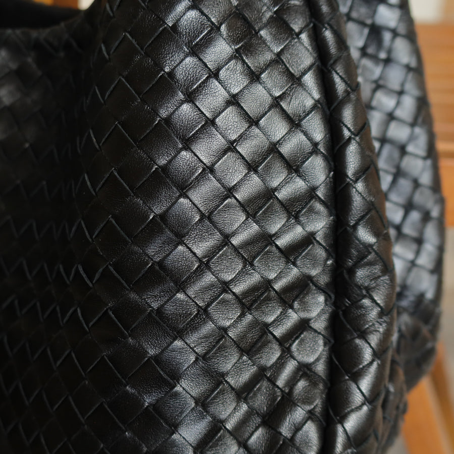 Bottega Veneta Vintage Black Medium Intrecciato Hobo Shoulder Bag