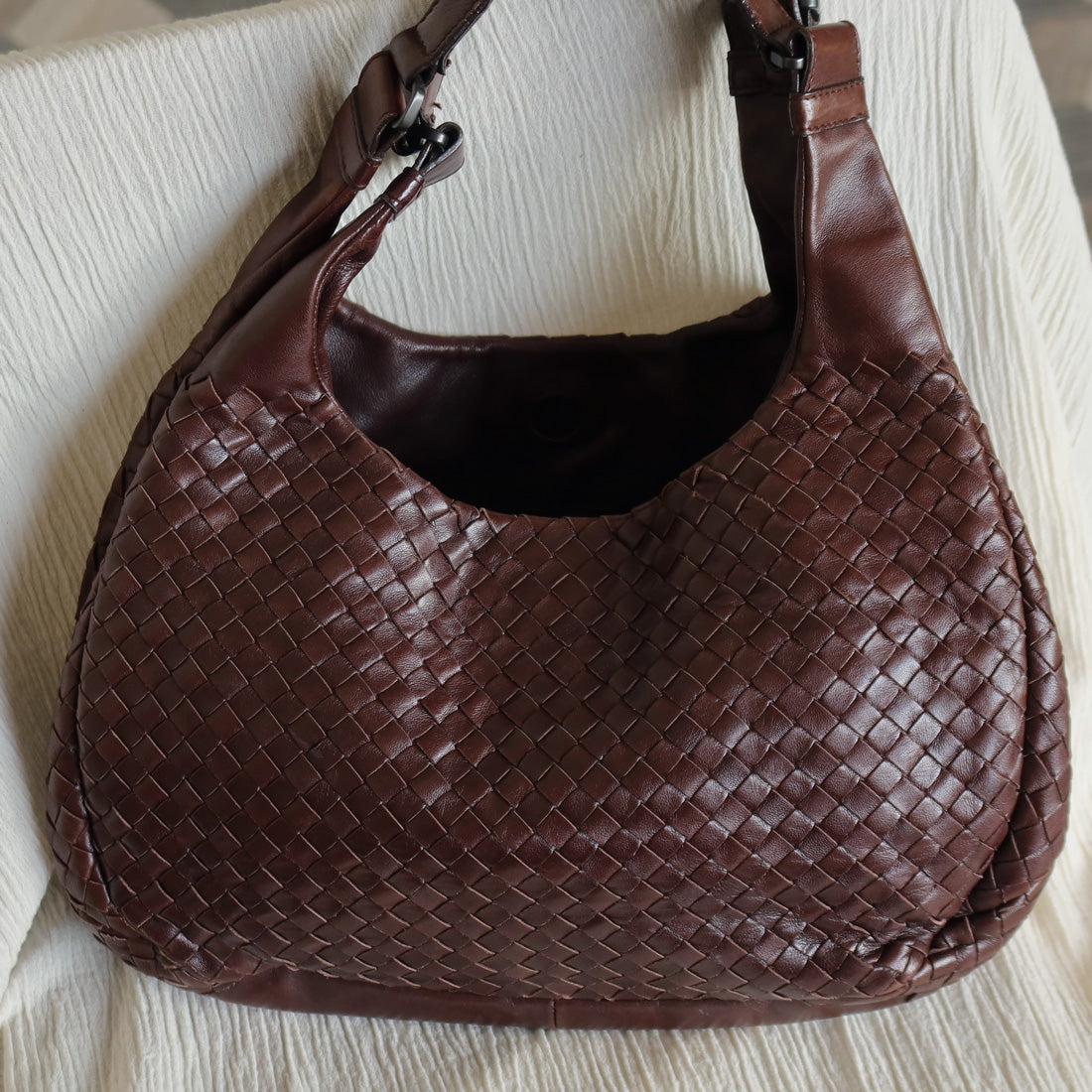 Bottega Veneta Vintage Dark Brown Medium Intrecciato Hobo Tote Bag M
