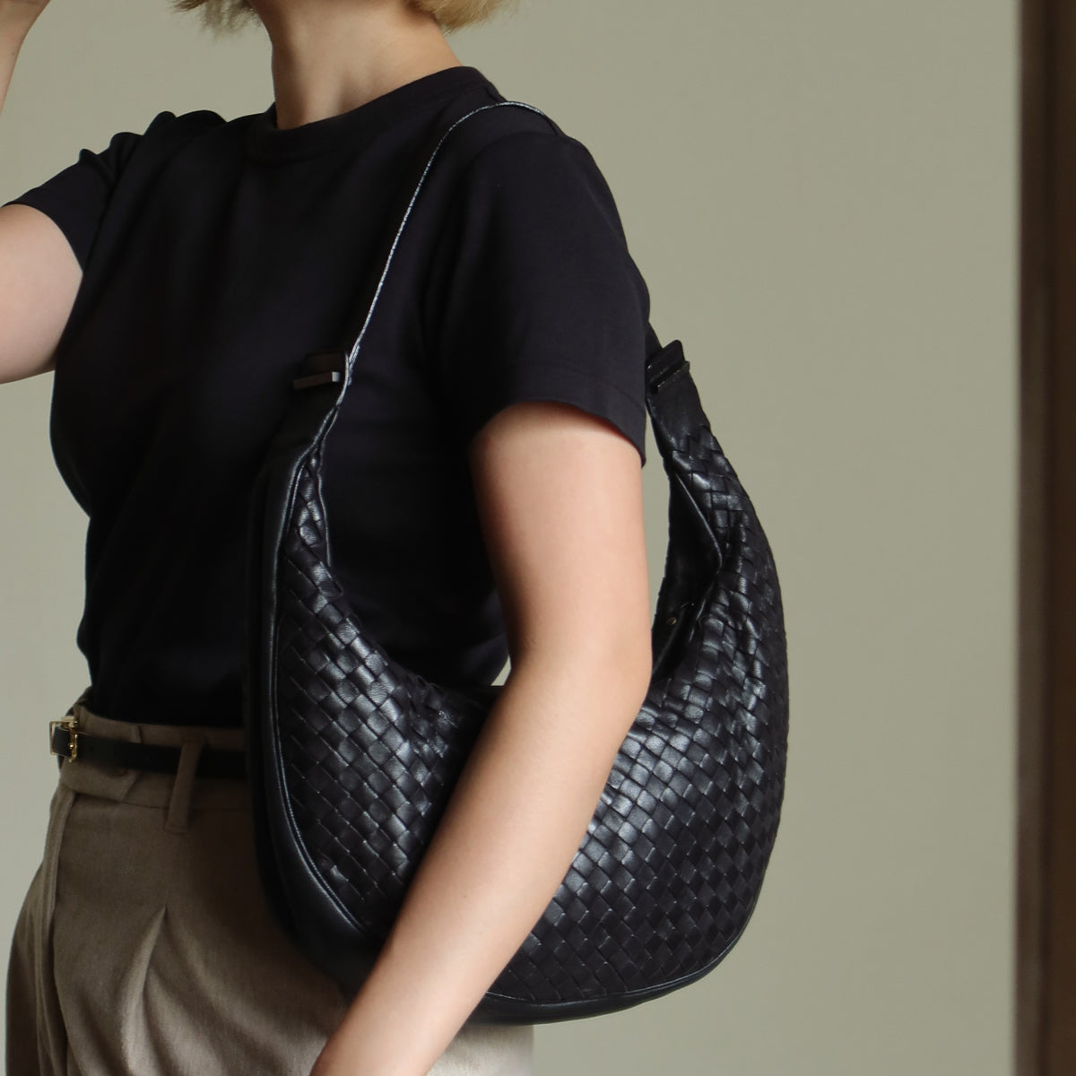 Bottega Veneta Vintage Black Intrecciato Hobo Shoulder Bag