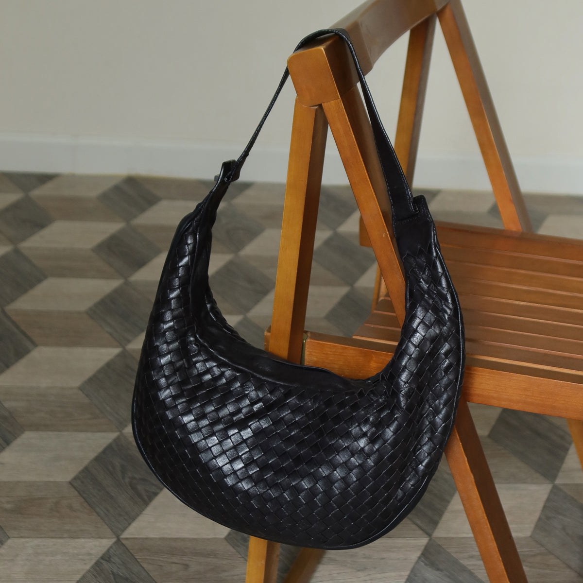 Bottega Veneta Vintage Black Intrecciato Hobo Shoulder Bag