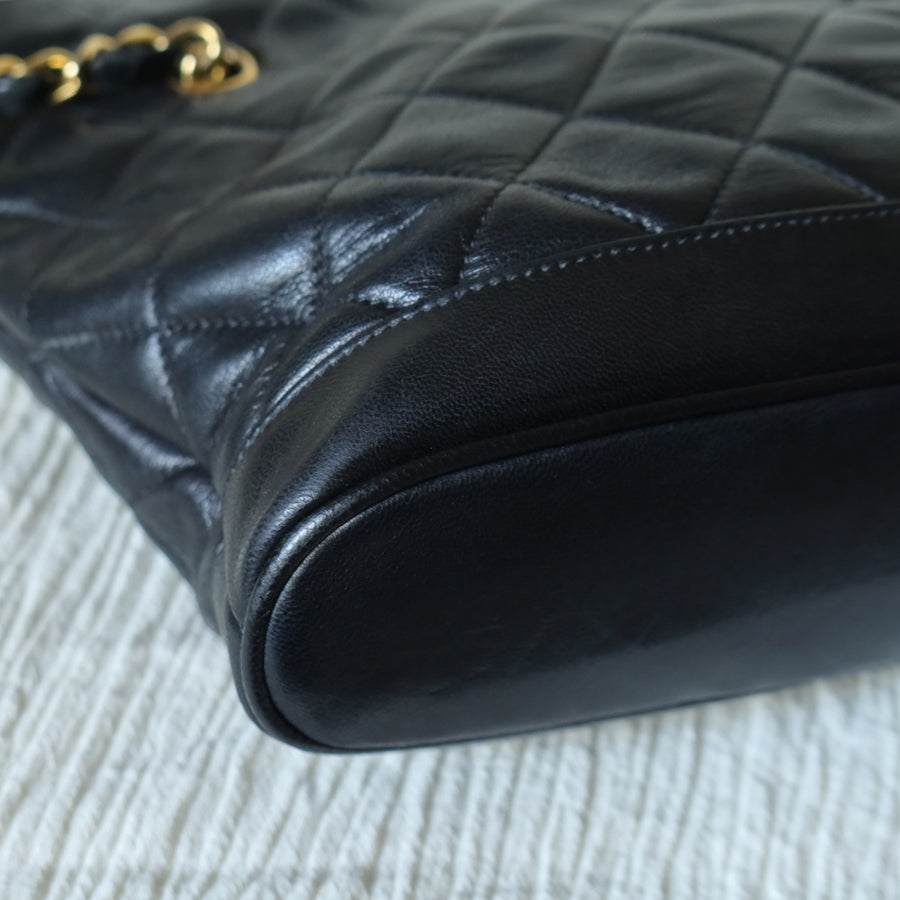 Vintage Chanel Black Lambskin Diamond Quilted CC charm Basket style Shoulder Bag