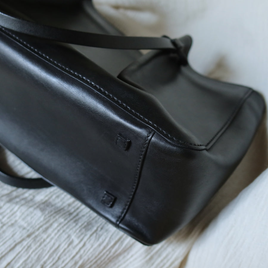 Gucci Vintage Black Leather Daily Tote Shoulder Bag with Gucci Charm M