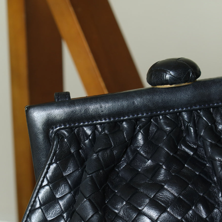 Bottega Veneta Vintage Black Intrecciato Weave Kiss Lock 2way Crossbody Bag