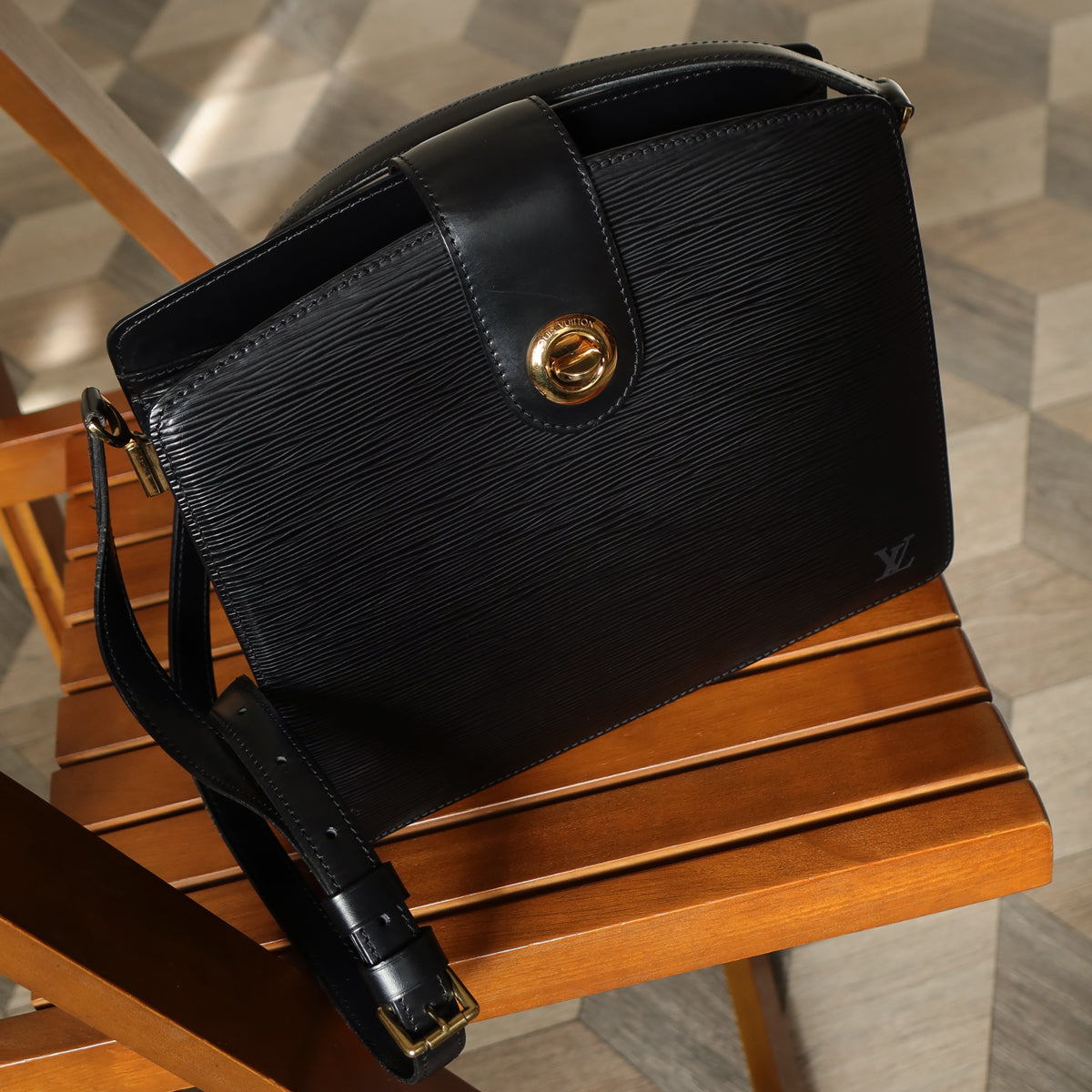 Louis Vuitton Vinage Black Epi Leather Capuchin Shoulder Bag