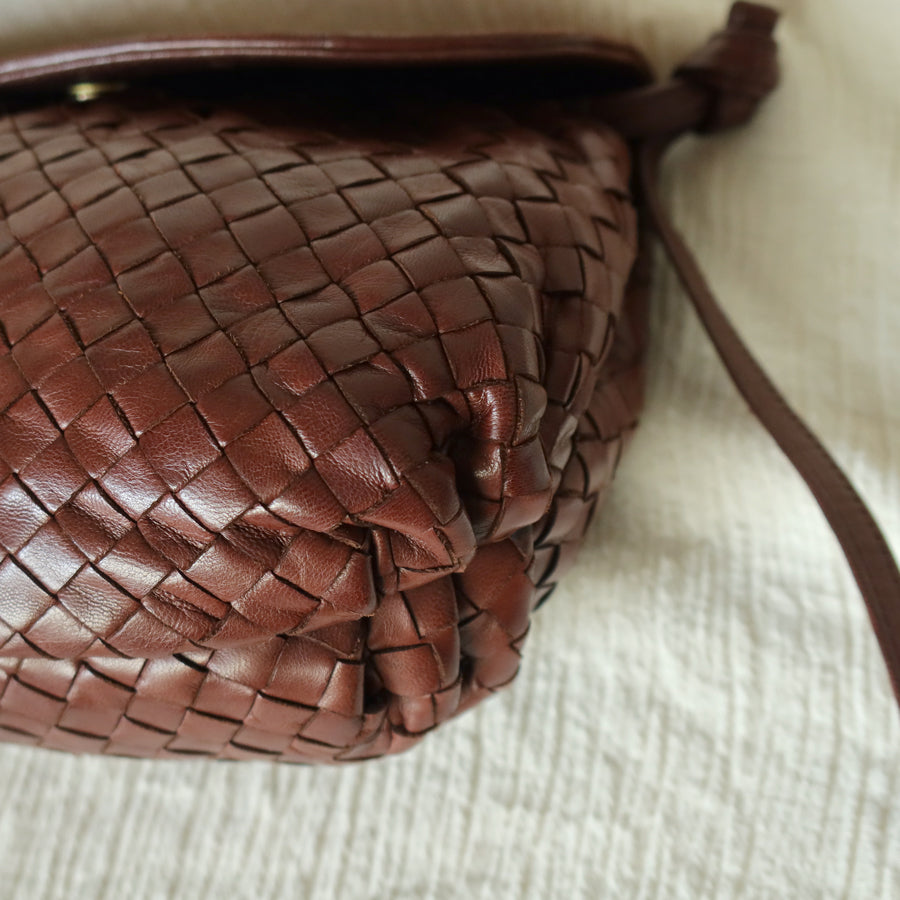 Bottega Veneta Vintage Dark Brown Intrecciato Weave Pouch Crossbody Shoulder Bag