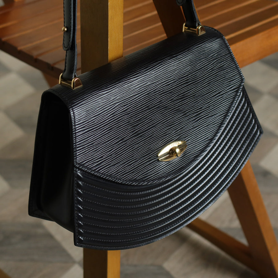 Louis Vuitton Vintage Black Epi Leather Tilsitt Gold turn lock 2way Shoulder Bag