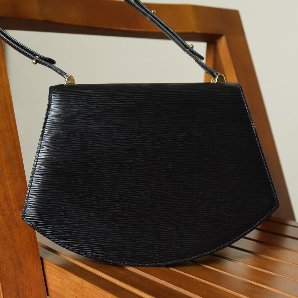 Louis Vuitton Vintage Black Epi Leather Tilsitt Gold turn lock 2way Shoulder Bag