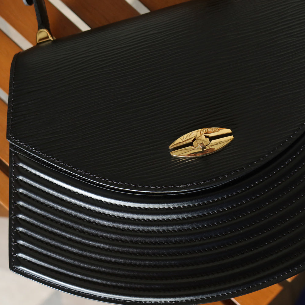 Louis Vuitton Vintage Black Epi Leather Tilsitt Gold turn lock 2way Shoulder Bag