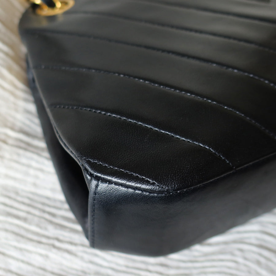 Chanel Vintage Black Lambskin Chevron Quilted Kiss Lock 2way Bag M
