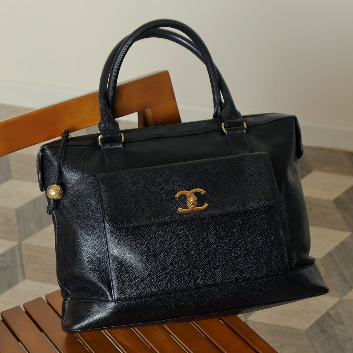 Vintage Chanel Black Caviar CC Turn lock Double sided XL Shoulder Bag