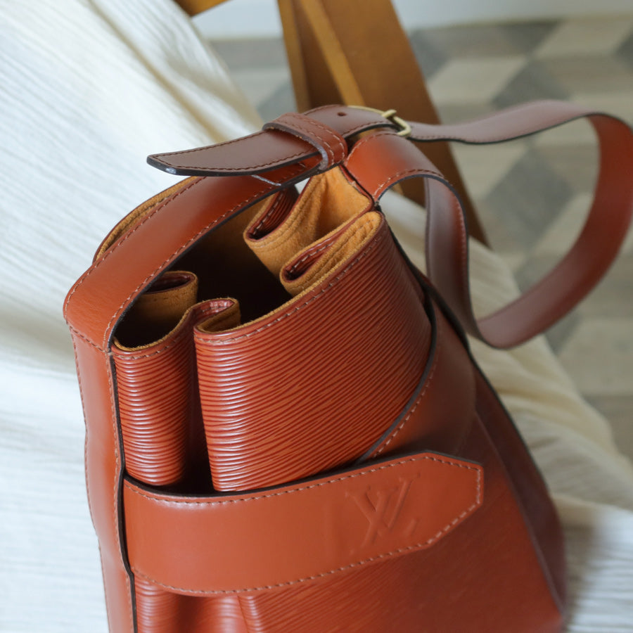 Louis Vuitton Vintage Cogac Brown Epi Leather Belt Strap Shoulder Bag M