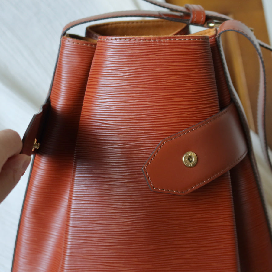 Louis Vuitton Vintage Cogac Brown Epi Leather Bucket Shoulder Bag