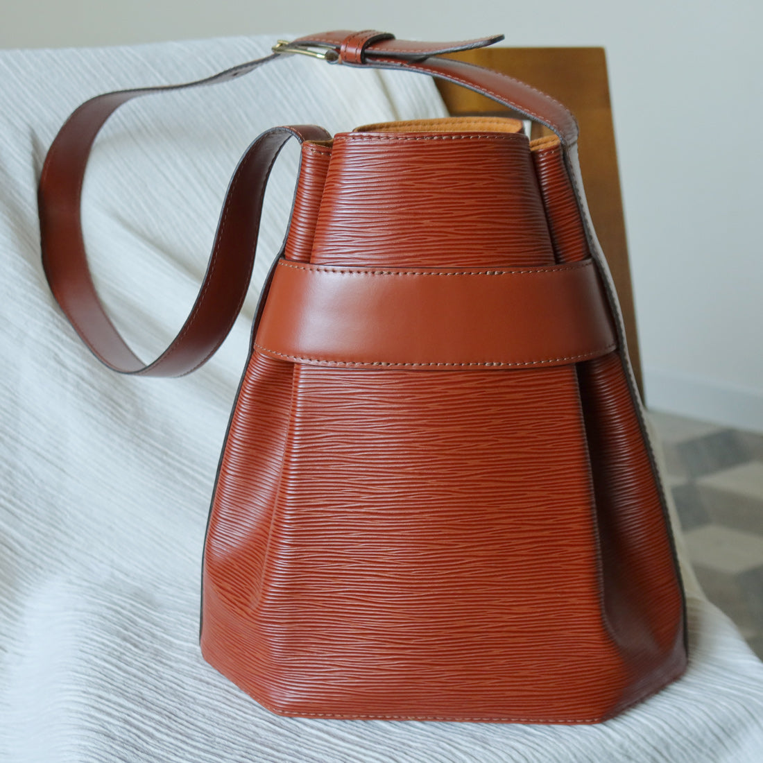 Louis Vuitton Vintage Cogac Brown Epi Leather Belt Strap Shoulder Bag M