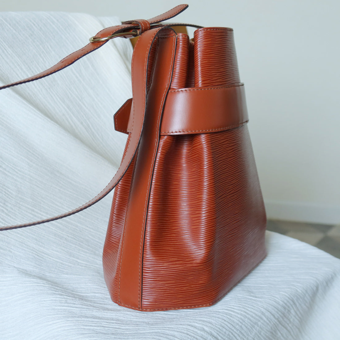 Louis Vuitton Vintage Cogac Brown Epi Leather Bucket Shoulder Bag
