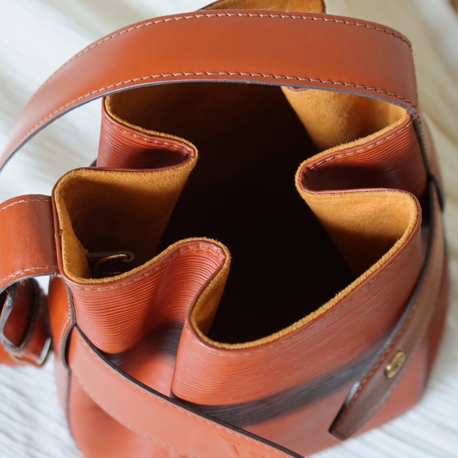 Louis Vuitton Vintage Cogac Brown Epi Leather Bucket Shoulder Bag