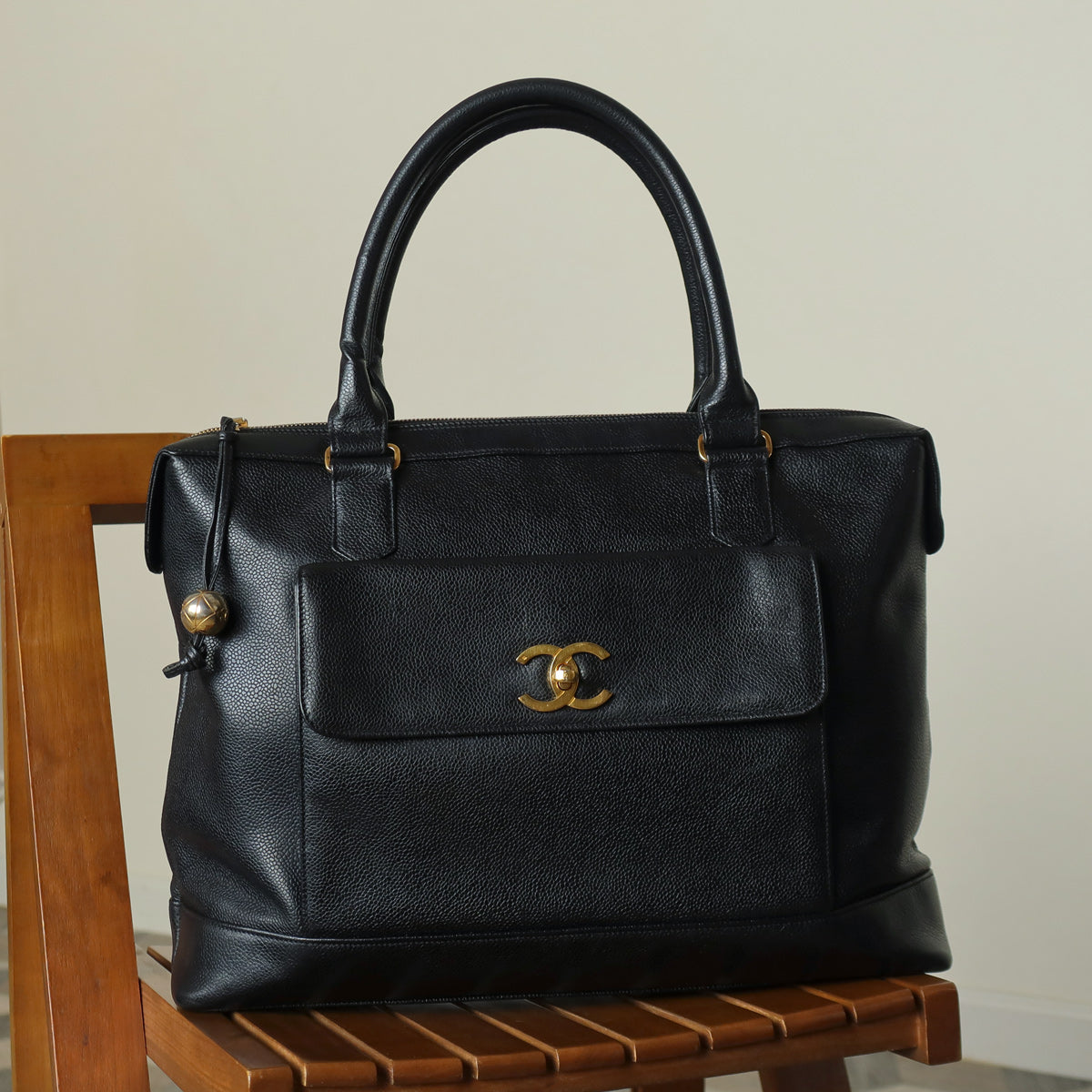 Vintage Chanel Black Caviar CC Turn lock Double sided XL Shoulder Bag
