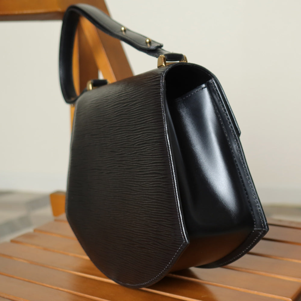 Louis Vuitton Vintage Black Epi Leather Tilsitt Gold turn lock 2way Shoulder Bag
