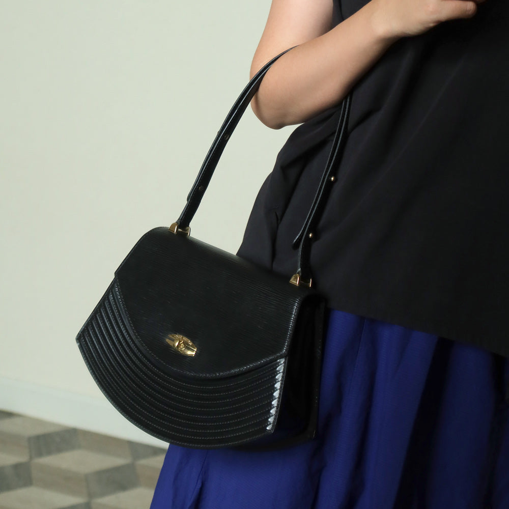 Louis Vuitton Vintage Black Epi Leather Tilsitt Gold turn lock 2way Shoulder Bag