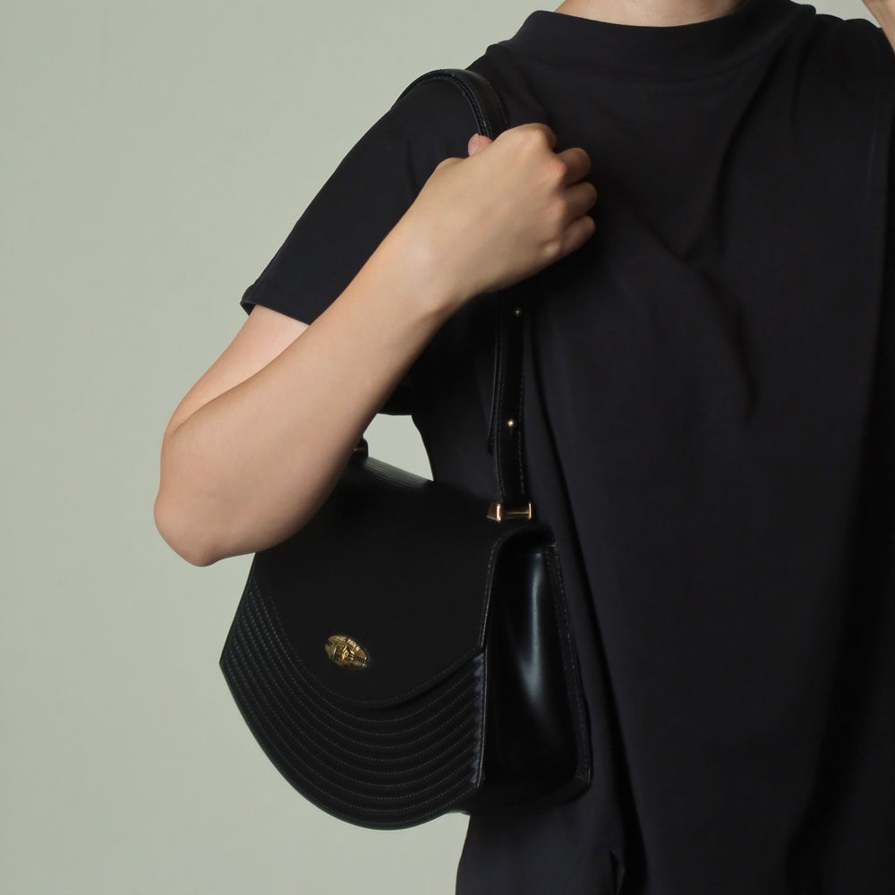 Louis Vuitton Vintage Black Epi Leather Tilsitt Gold turn lock 2way Shoulder Bag