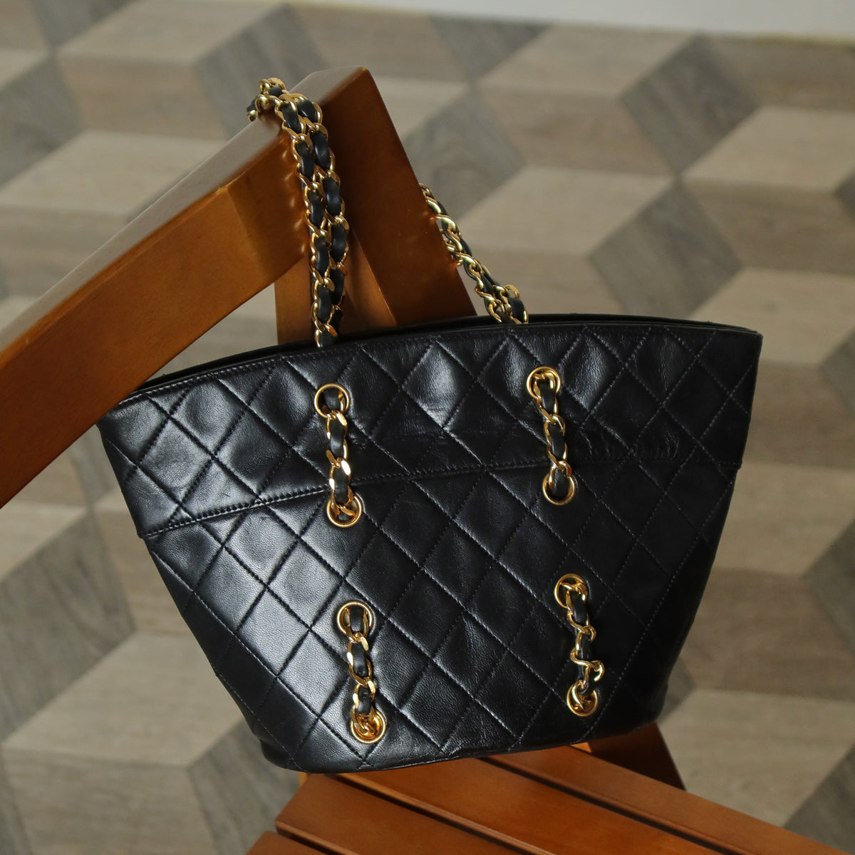 Vintage Chanel Black Lambskin Matelassé Quilted CC mark 2 way Basket Bag
