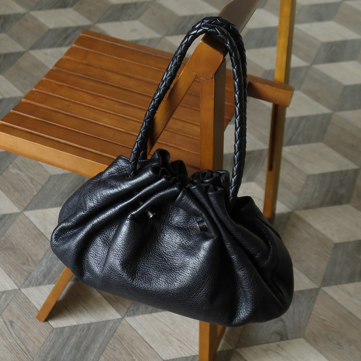 直営店☆BOTTEGA VENETA☆INTRECCIATO レザー ロゴ ポーチ Our Bottega Veneta Collection | The Tanpopo Room - Vintage