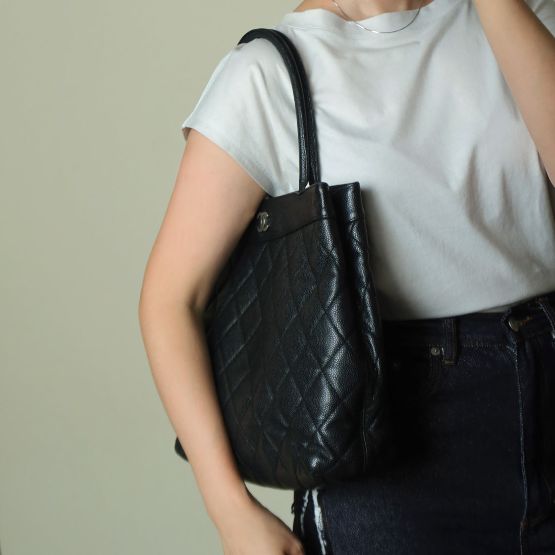 Chanel Vintage Black Caviar Diamond quilted CC mark Shoulder Tote Bag