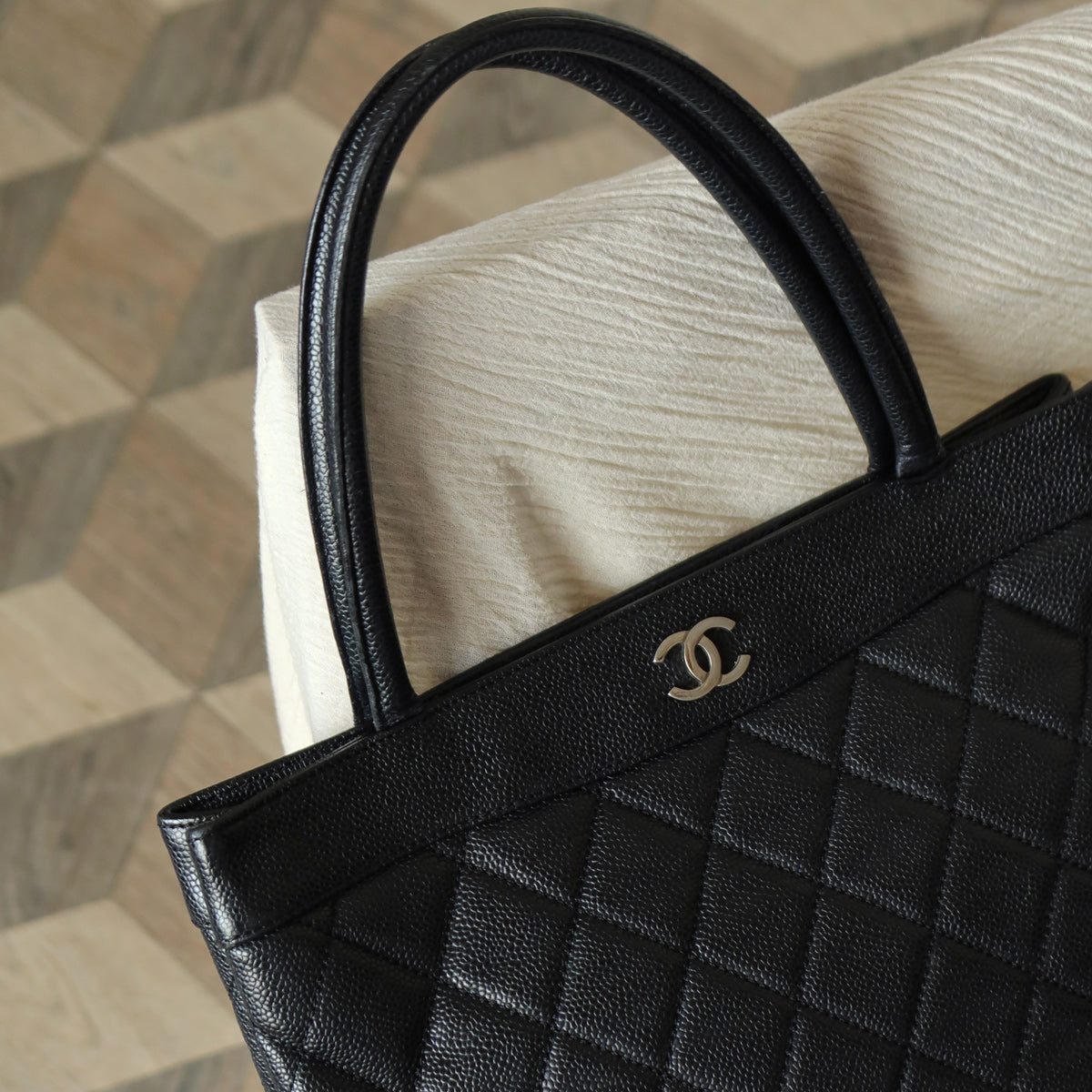 Chanel Vintage Black Caviar Diamond quilted CC mark Shoulder Tote Bag