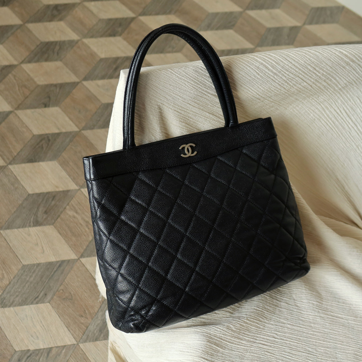Chanel Vintage Black Caviar Diamond quilted CC mark Shoulder Tote Bag