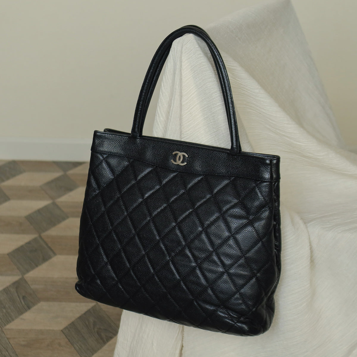 Chanel Vintage Black Caviar Diamond quilted CC mark Shoulder Tote Bag