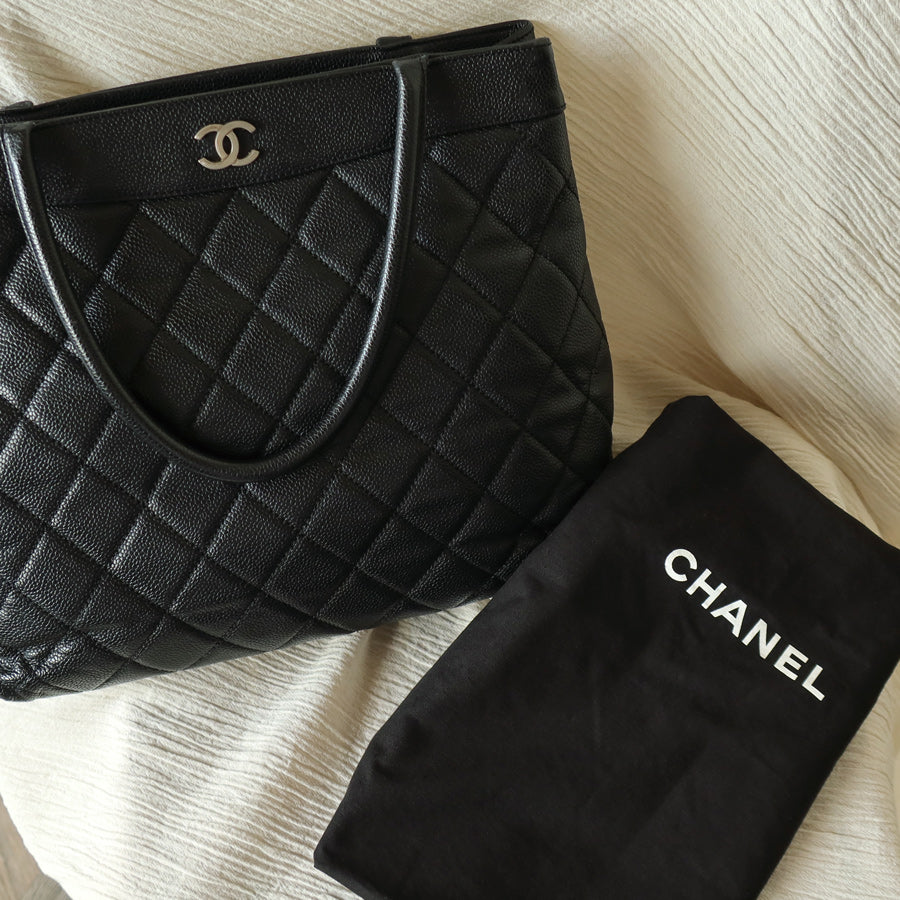 Chanel Vintage Black Caviar Diamond quilted CC mark Shoulder Tote Bag