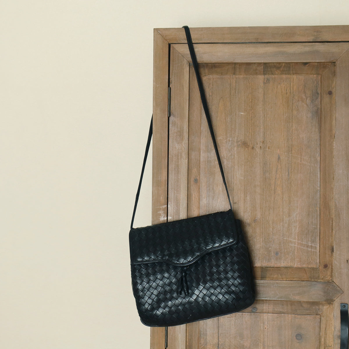 Bottega Veneta Vintage Black Intrecciato Weave Pochette Crossbody Flap Bag