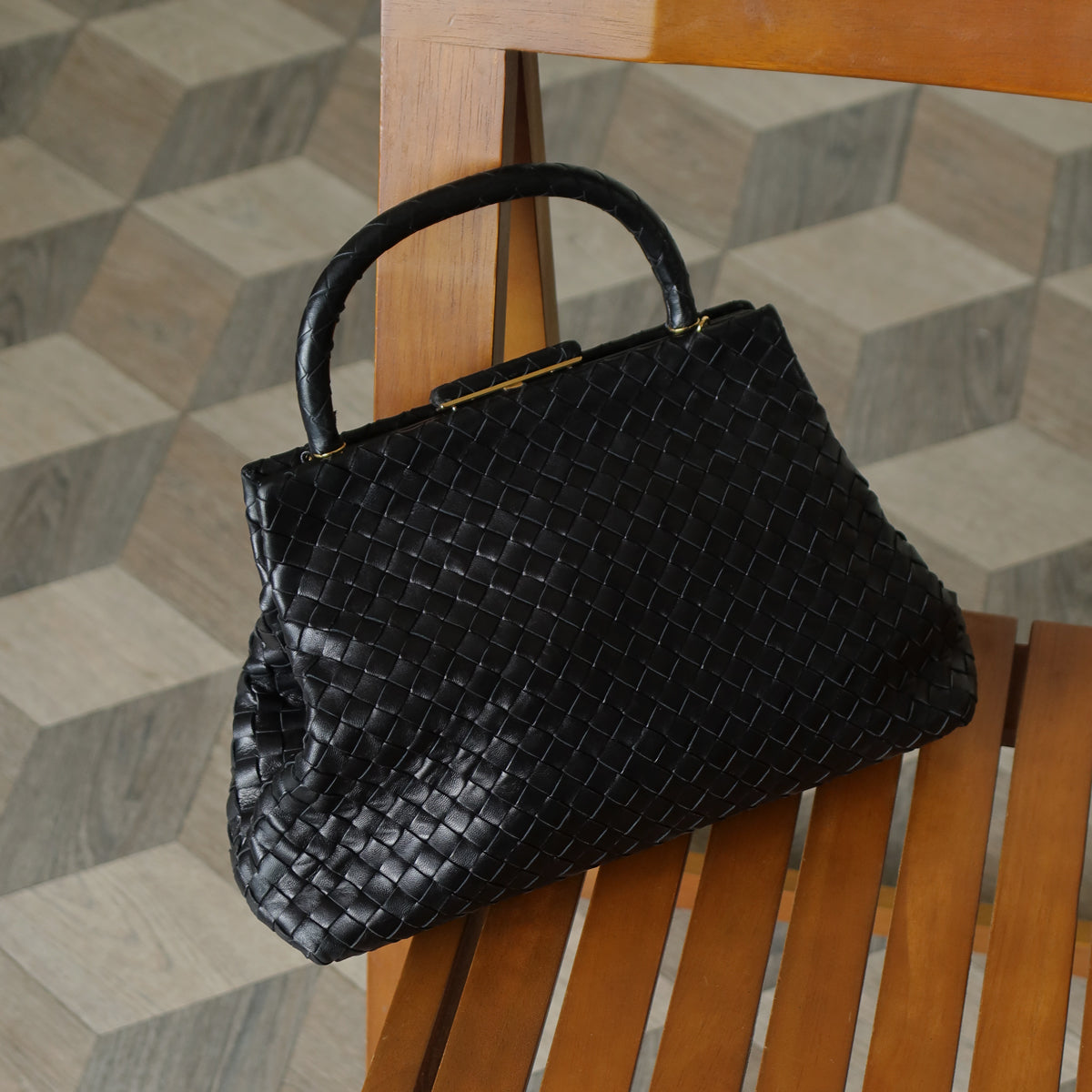 Bottega Veneta Vintage Black Leather Intrecciato Kiss Lock Top Handle Bag