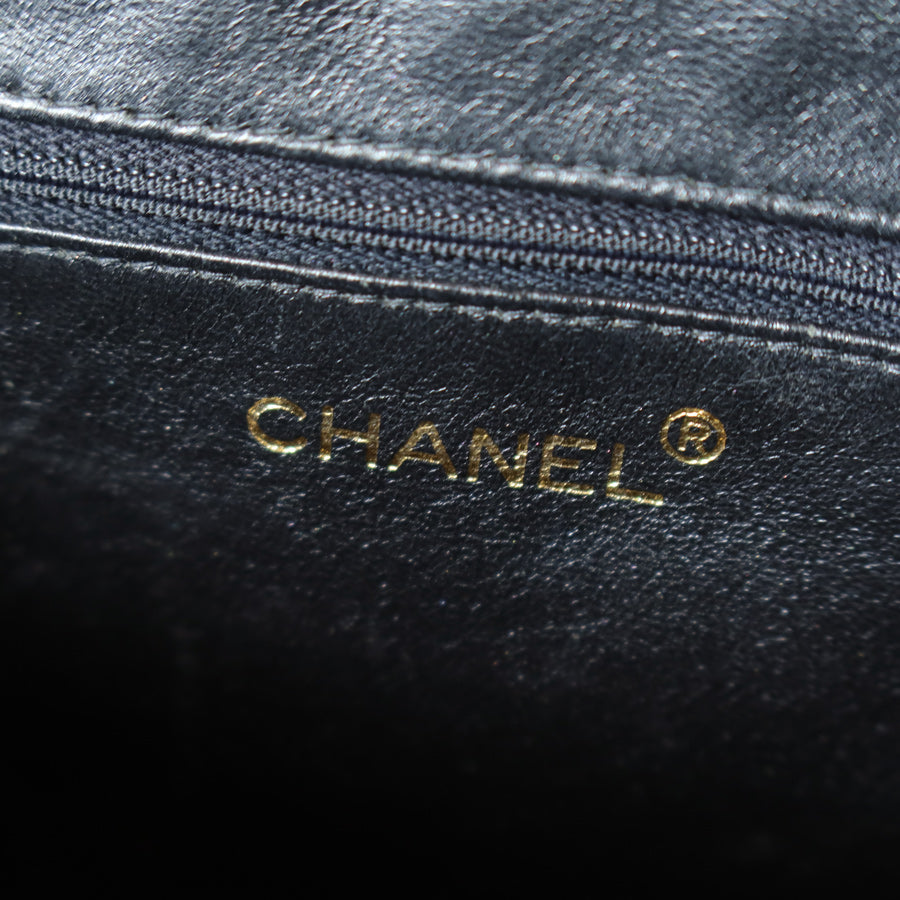 Vintage Chanel Black Caviar Matelassé CC logo Kiss Lock Double Chain Shoulder Bag