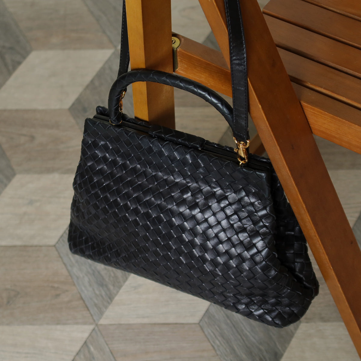 Bottega Veneta Vintage Black Leather Intrecciato Kiss Lock Top Handle Bag