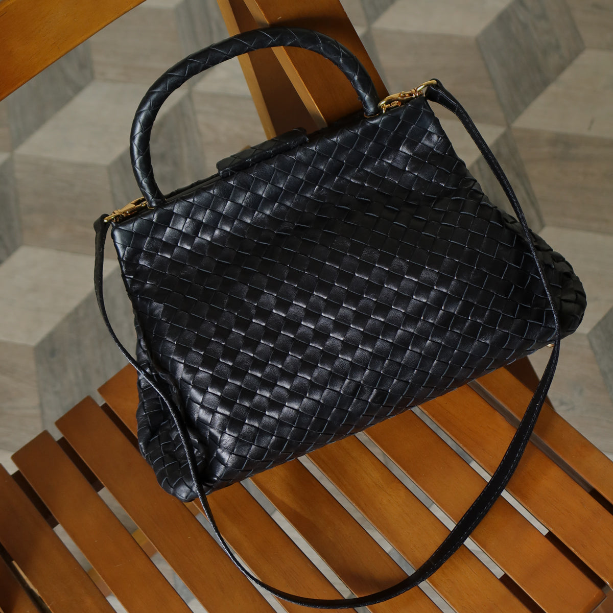 Bottega Veneta Vintage Black Leather Intrecciato Kiss Lock Top Handle Bag