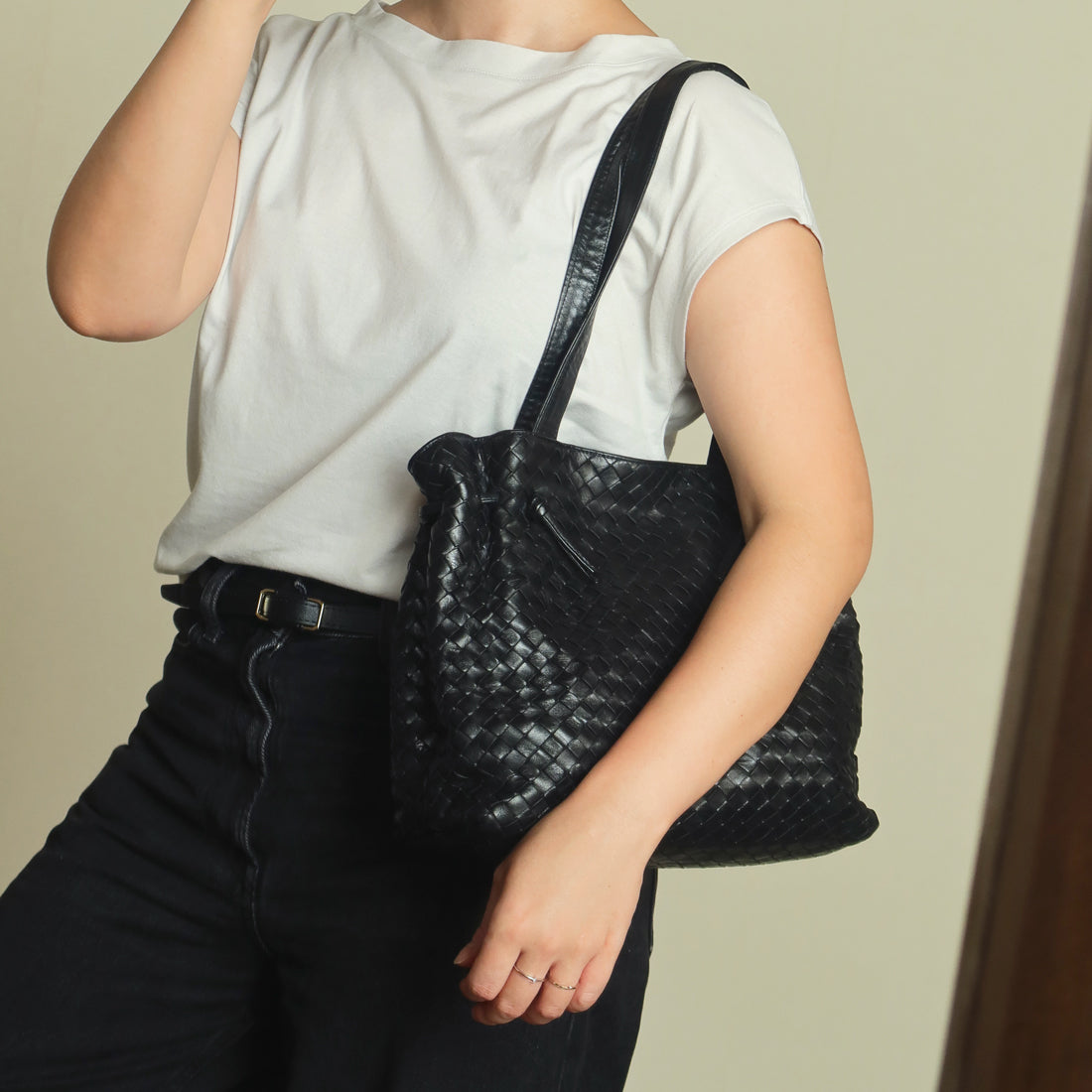 Bottega Veneta Vintage Black Leather Intrecciato Weave Knots Shoulder Bag