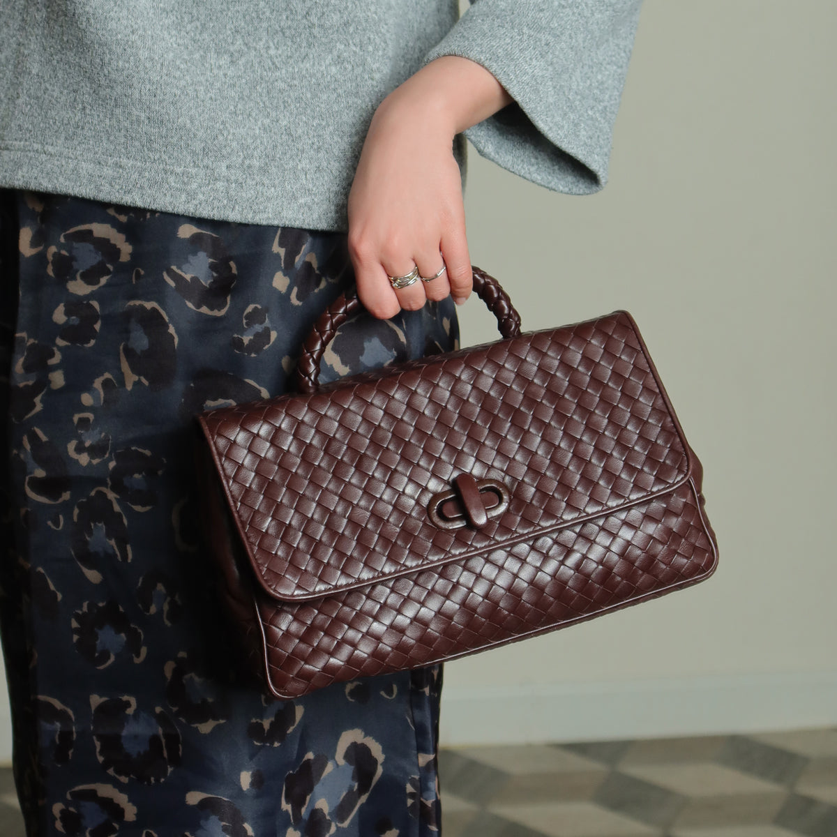 Bottega Veneta Vintage Dark Brown Intrecciato Turn Lock Braided Top Handle Bag