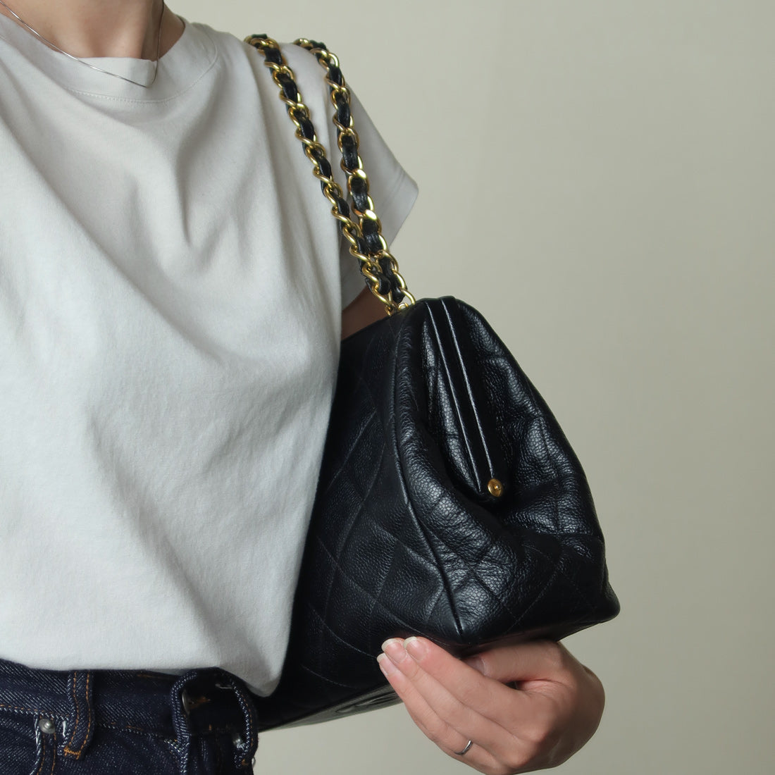 Vintage Chanel Black Caviar Matelassé CC logo Kiss Lock Double Chain Shoulder Bag