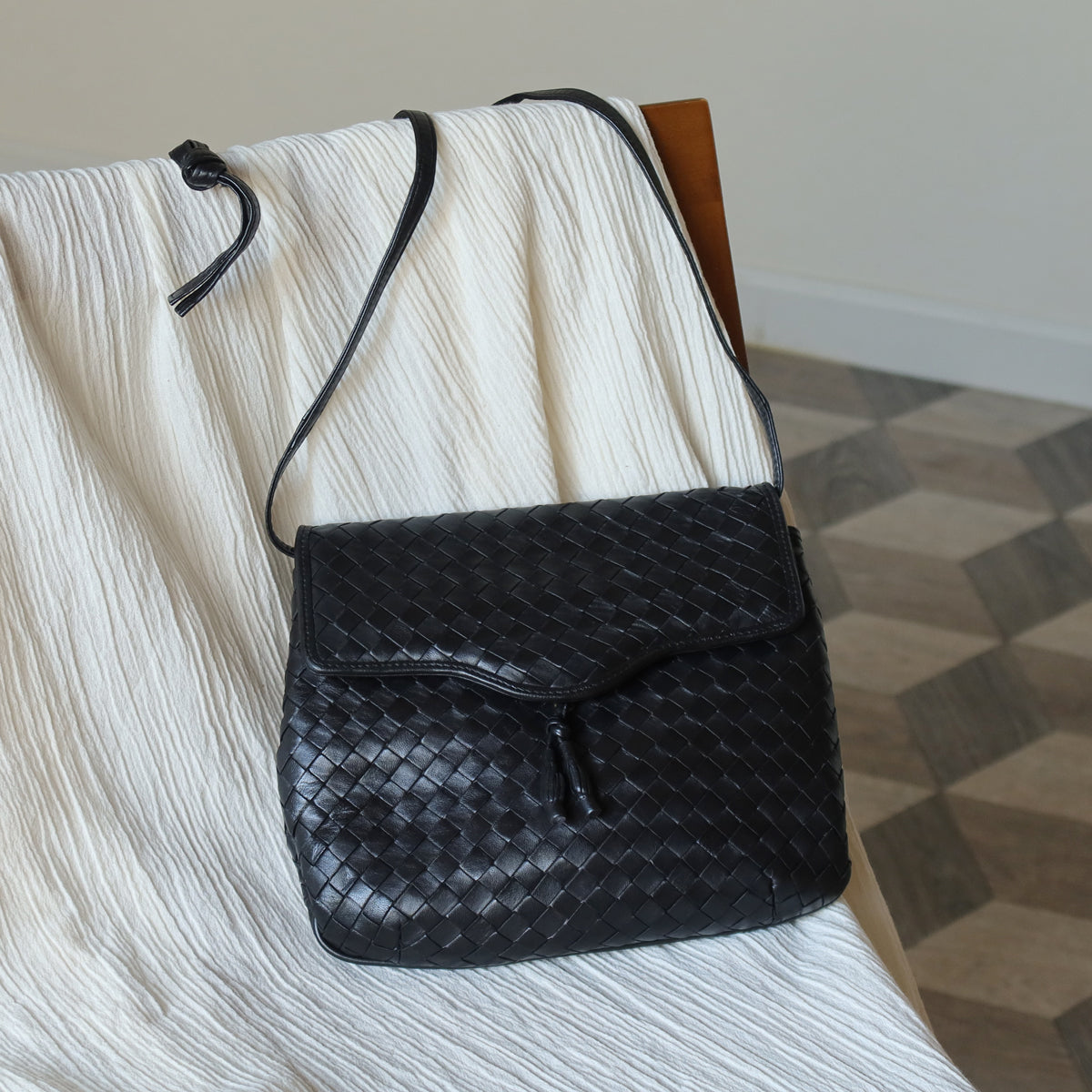 Bottega Veneta Vintage Black Intrecciato Weave Pochette Crossbody Flap Bag