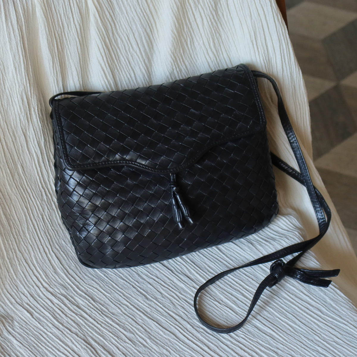 Bottega Veneta Vintage Black Intrecciato Weave Pochette Crossbody Flap Bag