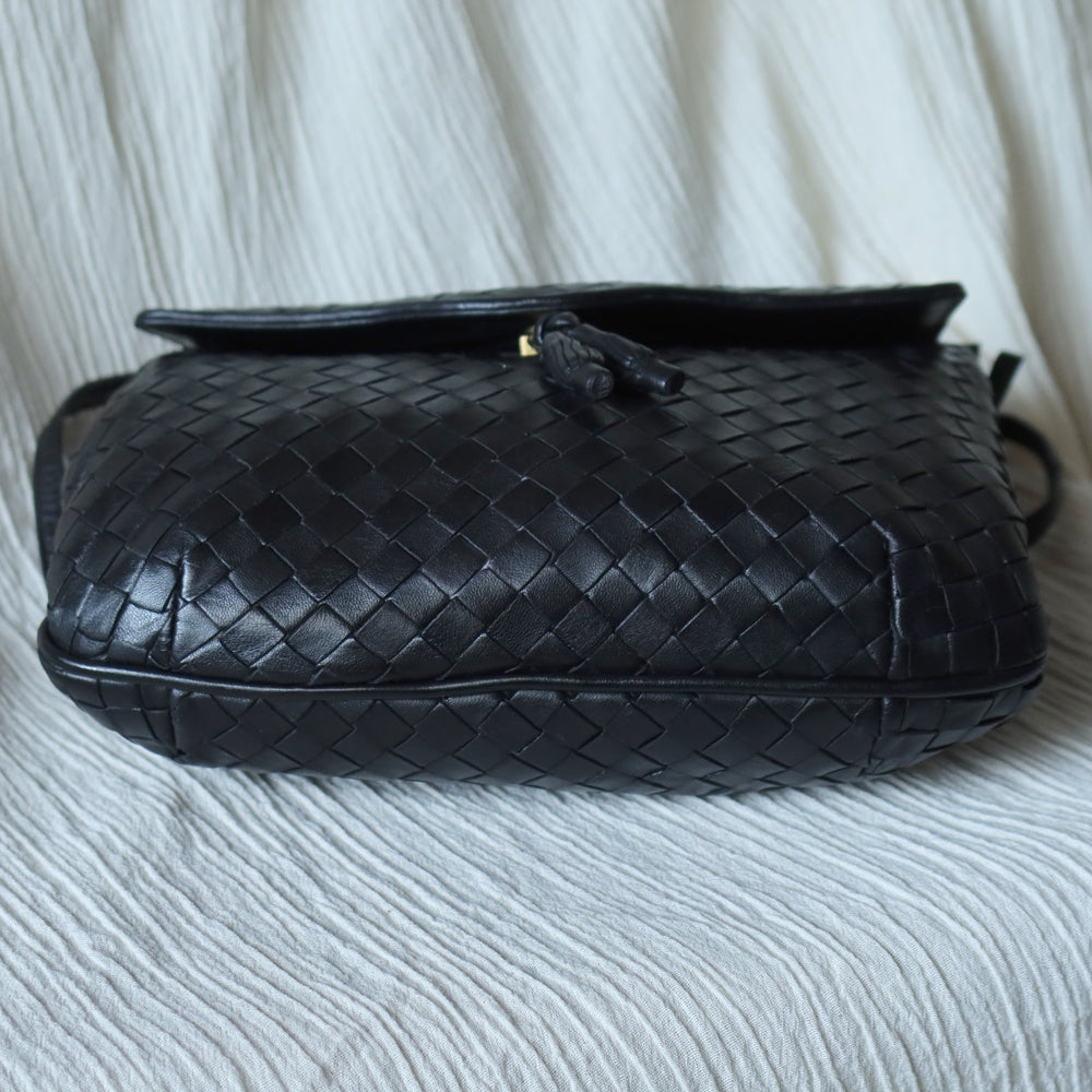 Bottega Veneta Vintage Black Intrecciato Weave Pochette Crossbody Flap Bag