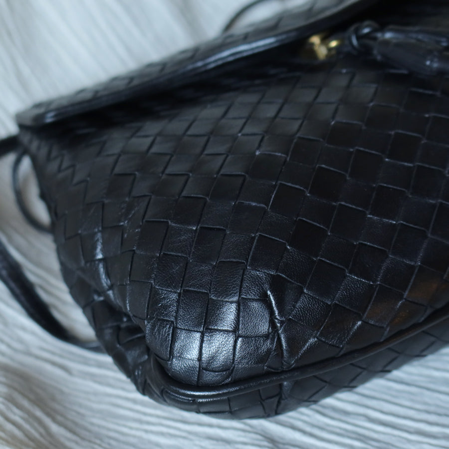 Bottega Veneta Vintage Black Intrecciato Weave Pochette Crossbody Flap Bag