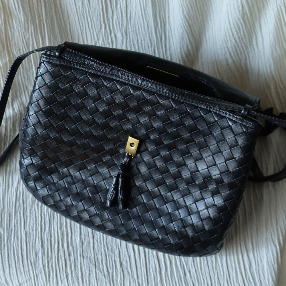 Bottega Veneta Vintage Black Intrecciato Weave Pochette Crossbody Flap Bag