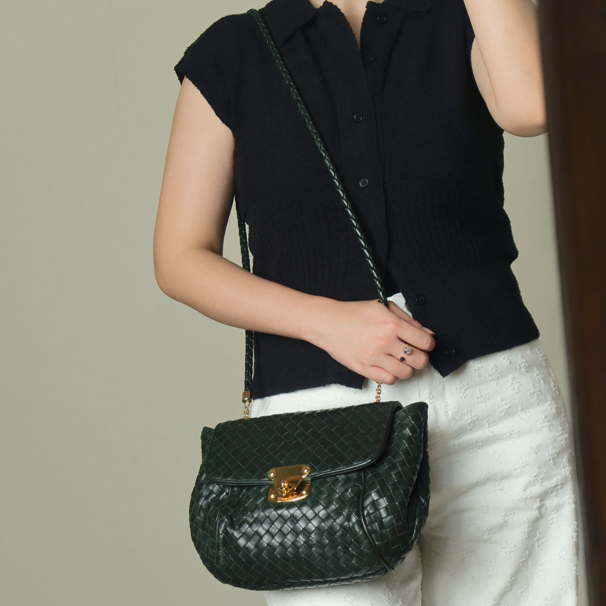 Bottega Veneta Vintage Alpi Green Intrecciato Gold Turn lock Braided Strap Shoulder Crossbody Bag