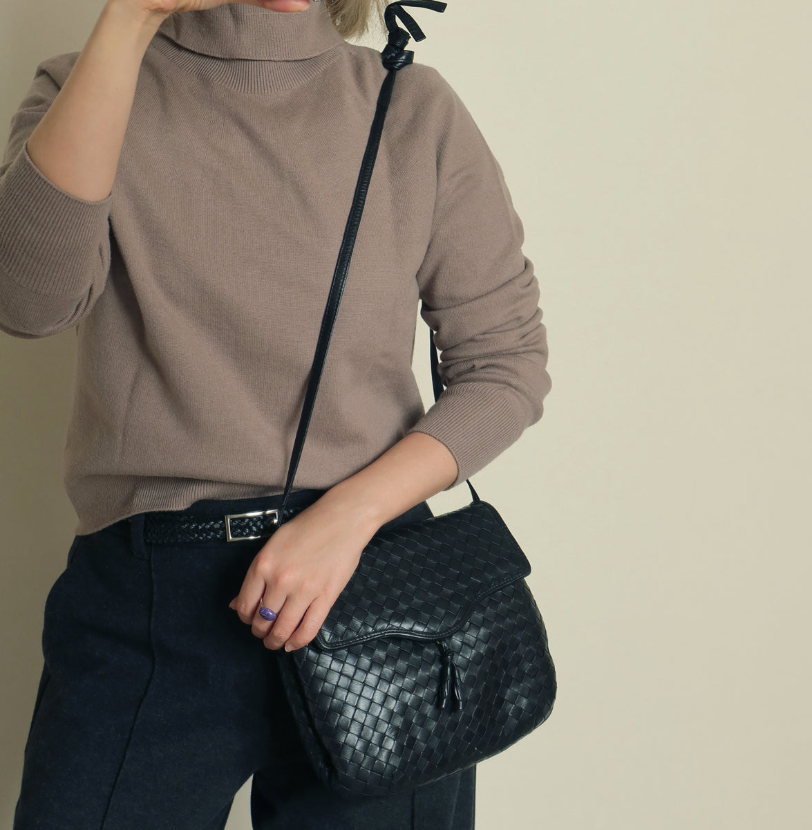 Bottega Veneta Vintage Black Intrecciato Weave Pochette Crossbody Flap Bag