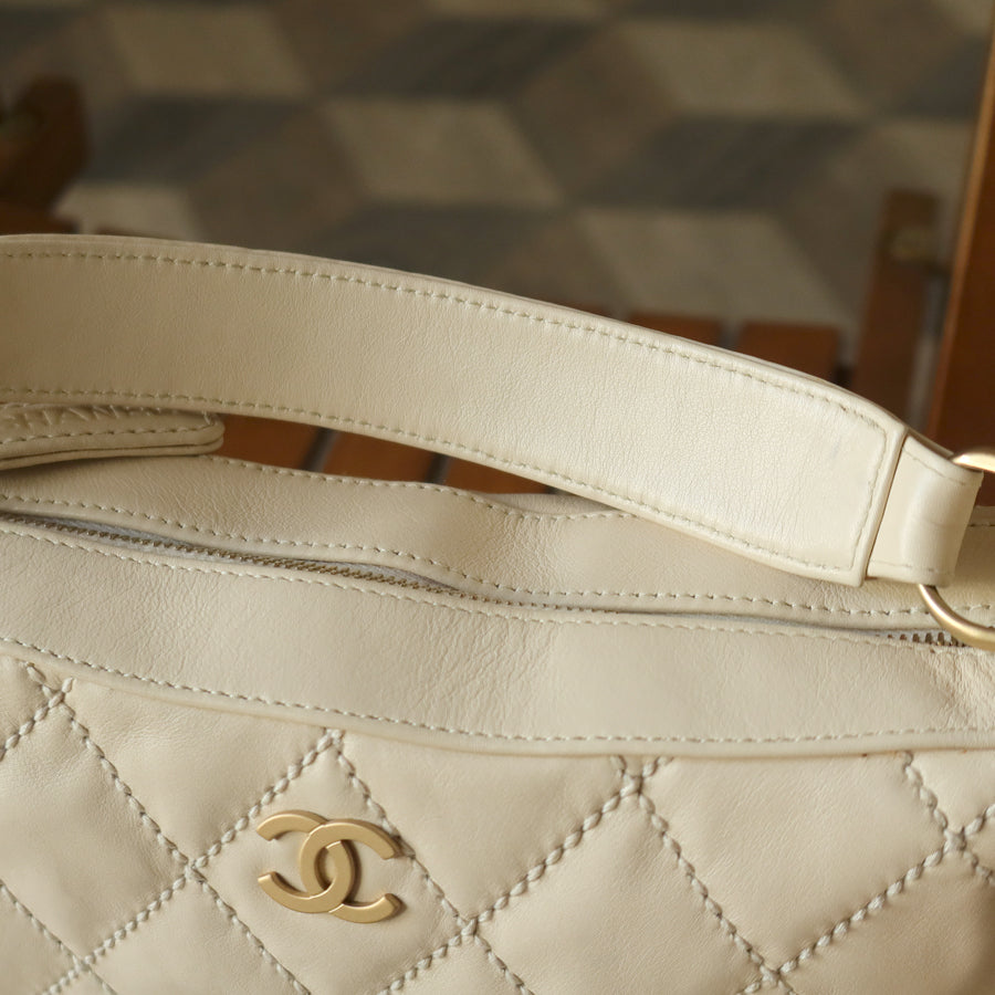 Chanel Vintage Cream Leather Wild Stitch CC mark chain-link Shoulder Bag