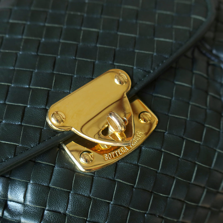 Bottega Veneta Vintage Alpi Green Intrecciato Gold Turn lock Braided Strap Shoulder Crossbody Bag