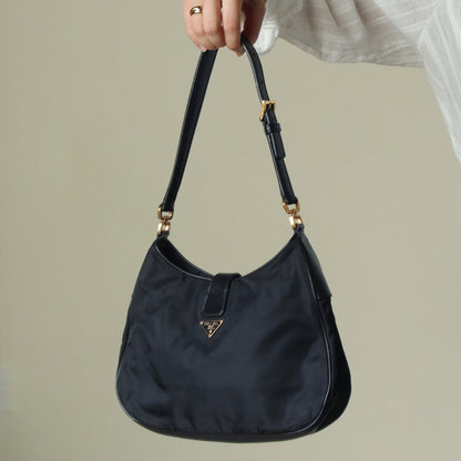 Rare Prada Vintage Black Nylon Tessuto Reversible Rose Gold Turn lock Hobo Bag