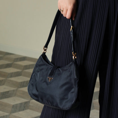 Rare Prada Vintage Black Nylon Tessuto Reversible Rose Gold Turn lock Hobo Bag